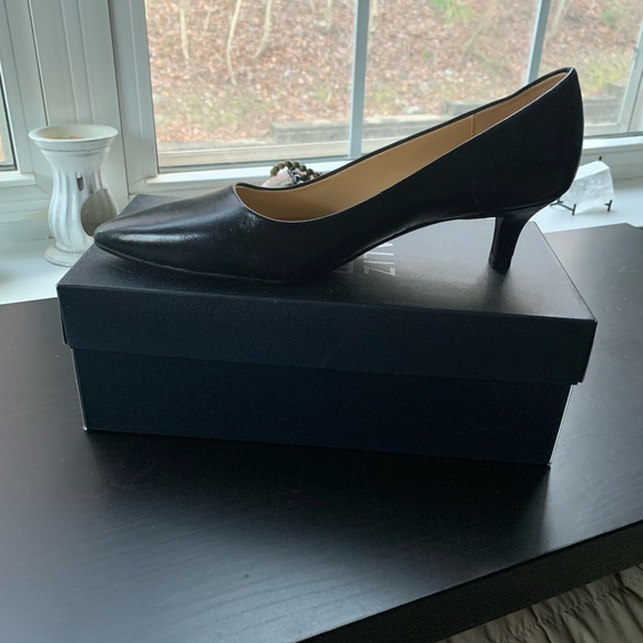 Naturalizer Black Kitten Pumps Women - Picture 6 of 12